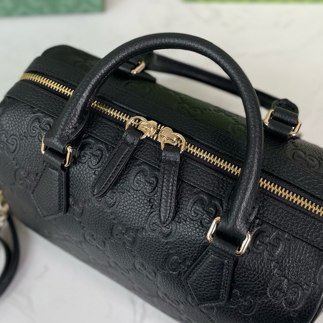 Gucci GG Emblem series small handbags Black